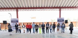 Paola Angon entrega de barda perimetral en primaria de Momoxpan que llevaba 20 años solicitándose