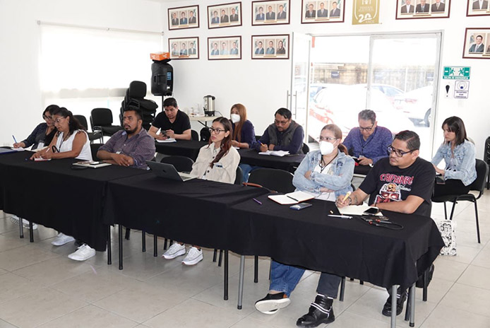 MARIO 10 DE MAYO JUEVES 8