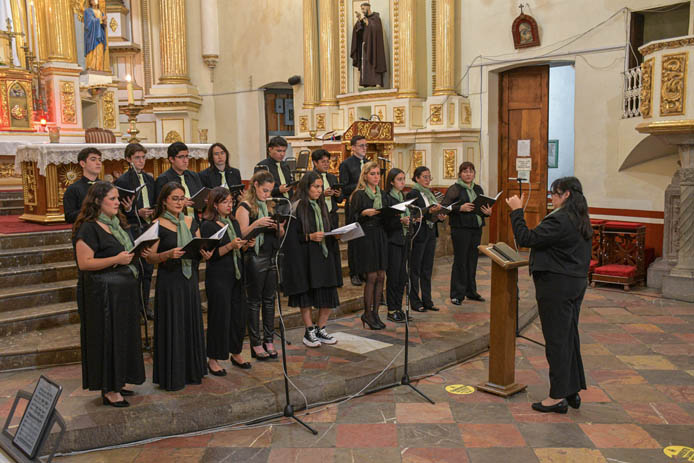Coro de Cmara de la UDLAP ofrece concierto en el marco de los 500 aos de la llegada de los franciscanos