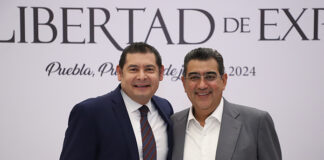 Reconocen Sergio Salomón y Alejandro Armenta papel de periodistas en Puebla