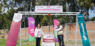 MariElise Budib y Pepe Chedraui colocan la primera piedra de desayunadores escolares transitorios