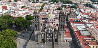 Rehabilita gobierno del estado el atrio de la catedral poblana
