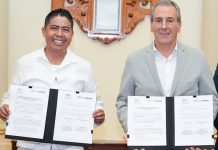 Firma Pepe Chedraui hermanamiento entre Puebla capital y Huatulco