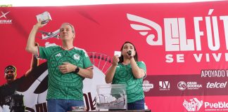 Pepe Chedraui se reúne con poblanas y poblanos en Megaintercambio de Estampas Mundialistas