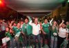 Convive Pepe Chedraui en el Zócalo durante la transmisión del partido de la Selección Mexicana