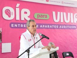 Pepe Chedraui entrega 50 aparatos auditivos para mejorar la calidad de vida de personas con discapacidad auditiva