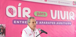Pepe Chedraui entrega 50 aparatos auditivos para mejorar la calidad de vida de personas con discapacidad auditiva