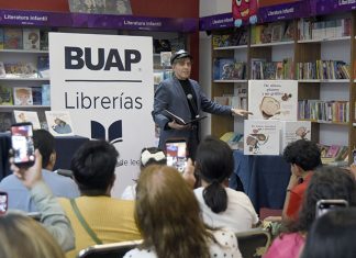 Presenta Mario Iván Martínez colección de cuentos infantiles en la Librería CCU