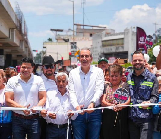 Con el Tren Capitalino de Pavimentación, Pepe Chedraui rehabilita las laterales del bulevar Xonacatepec