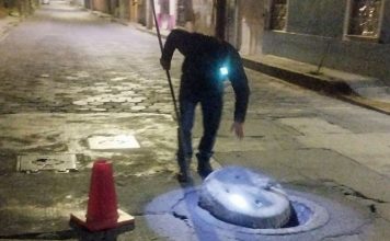 SOSAPACH atiende de manera inmediata fuga en la red de distribución de agua potable en el Barrio de Santiago Mixquitla
