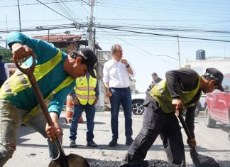 Supervisa Pepe Chedraui campaña “BacheAndo Puebla” en Xochimehuacan