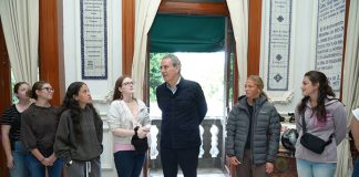 Recibe Pepe Chedraui a estudiantes de Medicina Veterinaria de Oregon State University