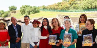 La presidenta municipal Tonantzin Fernández asistió a la presentación de la edición especial de la revista Arqueología Mexicana, dedicada a la Gran Pirámide y los enigmas de Cholula